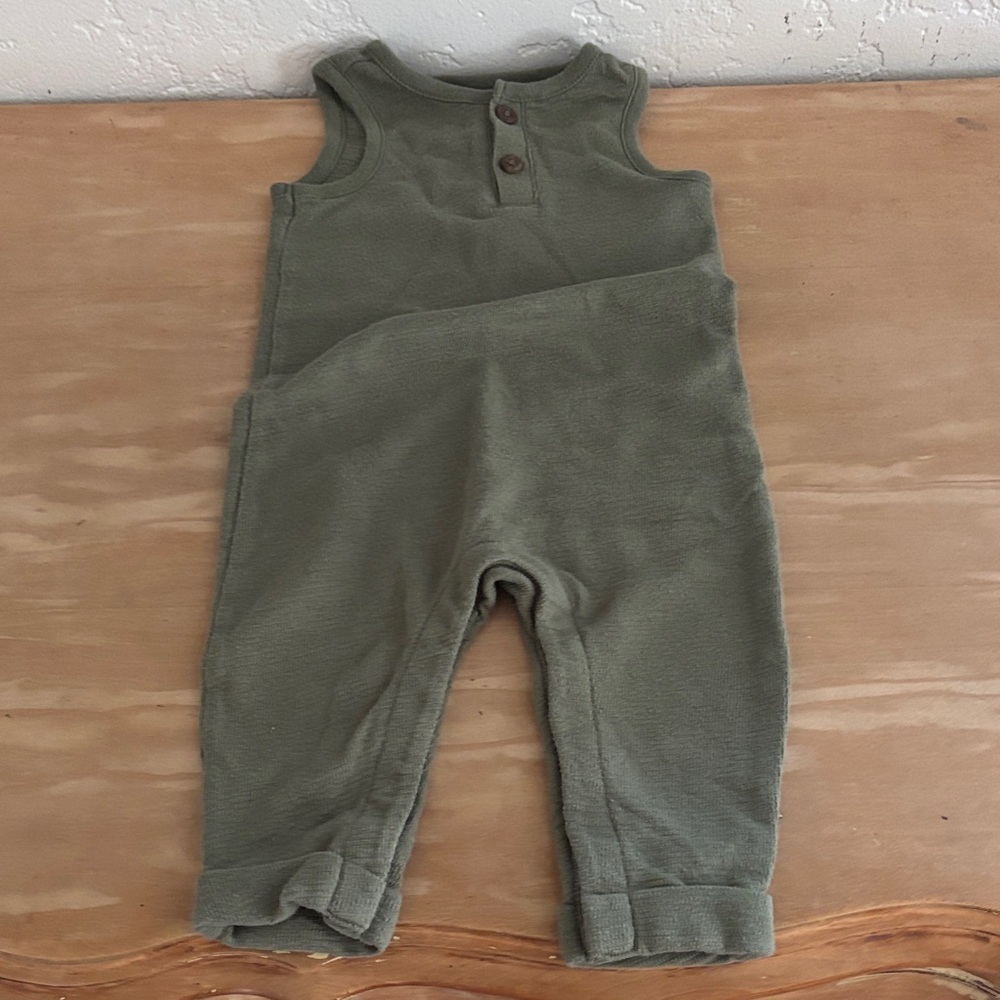 Old Navy Colorful Baby Outfit Collection - Picture 11 of 11